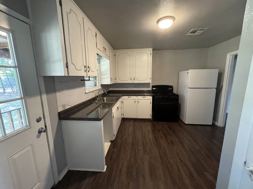 401 Beckley St - Photo 3 of 11