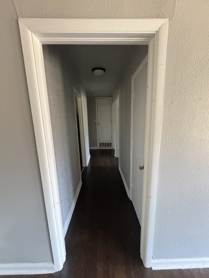 401 Beckley St - Photo 4 of 11