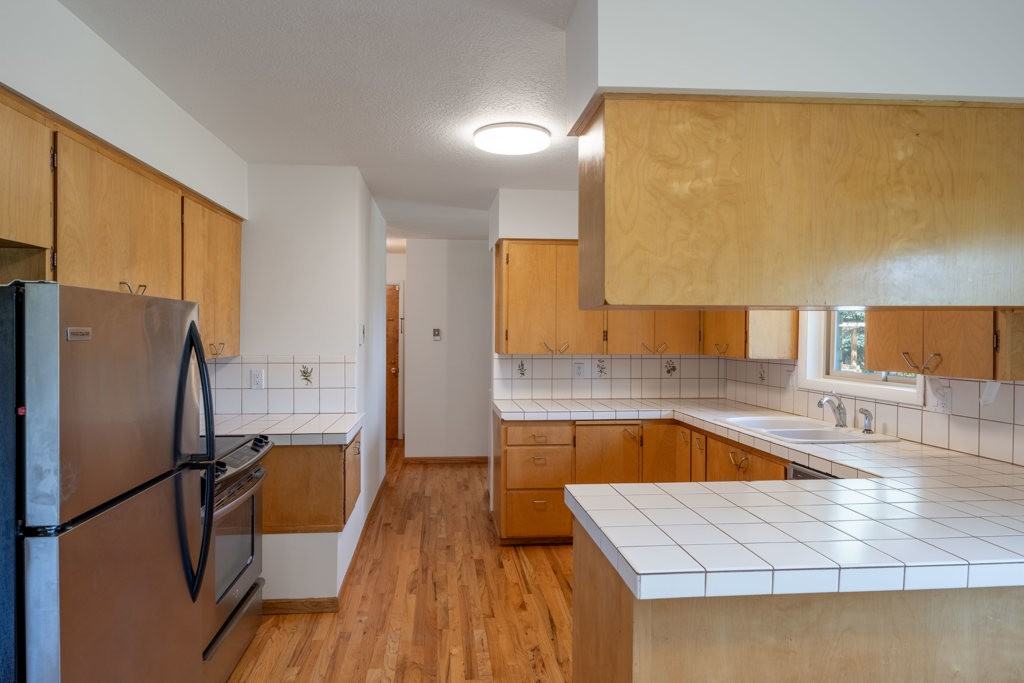 267 E Fremont Ave - Photo 5 of 21