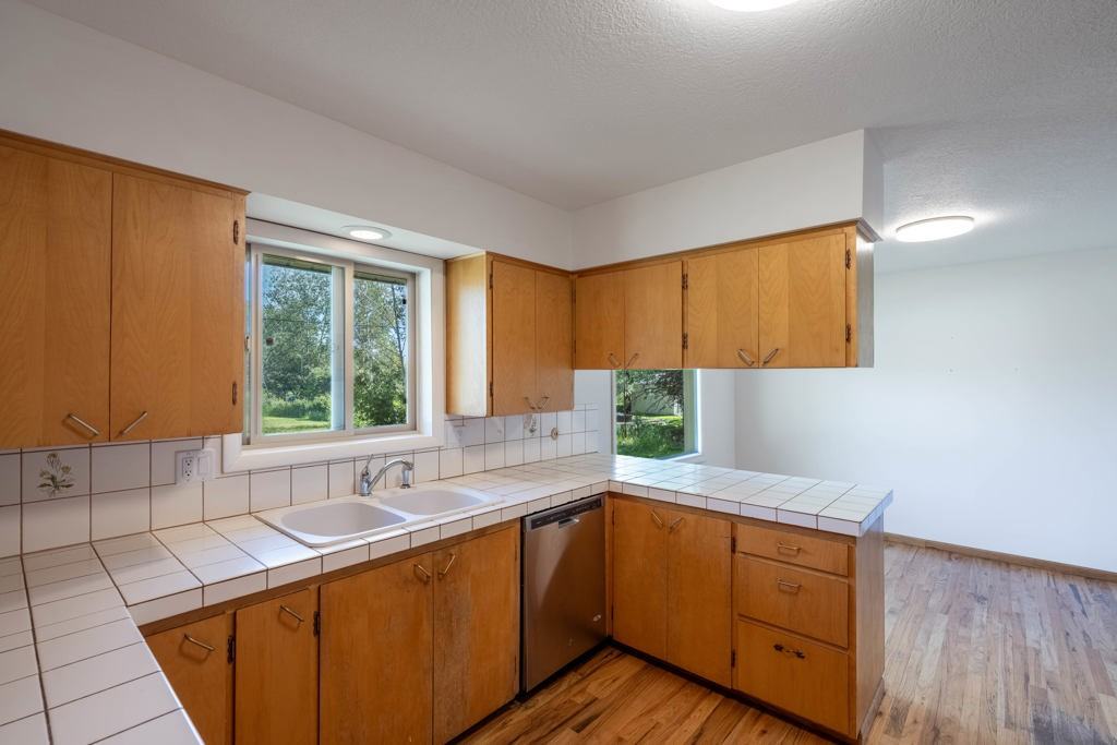 267 E Fremont Ave - Photo 7 of 21