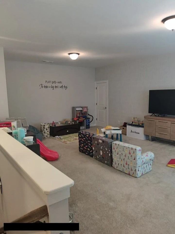 789 Plowson Rd - Photo 3 of 11