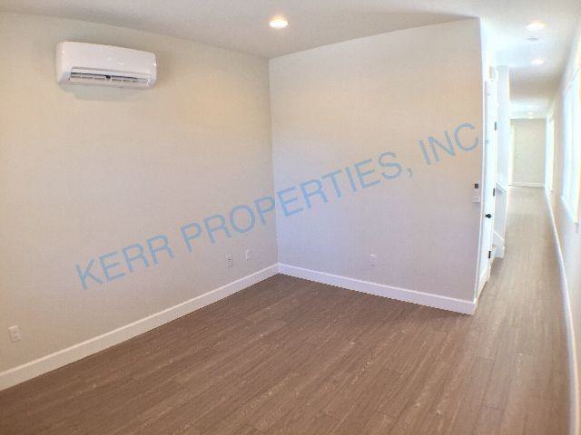 4922 Se 65th Ave - Photo 2 of 21