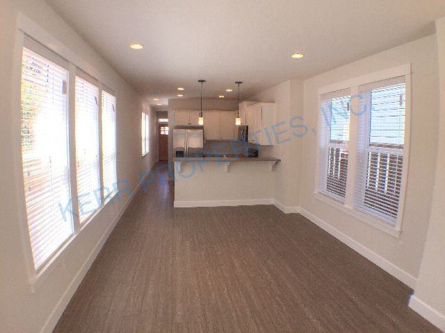 4922 Se 65th Ave - Photo 5 of 21