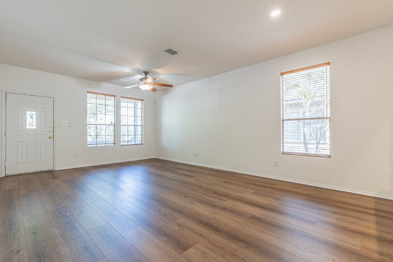 25714 Presidio Aly - Photo 5 of 34
