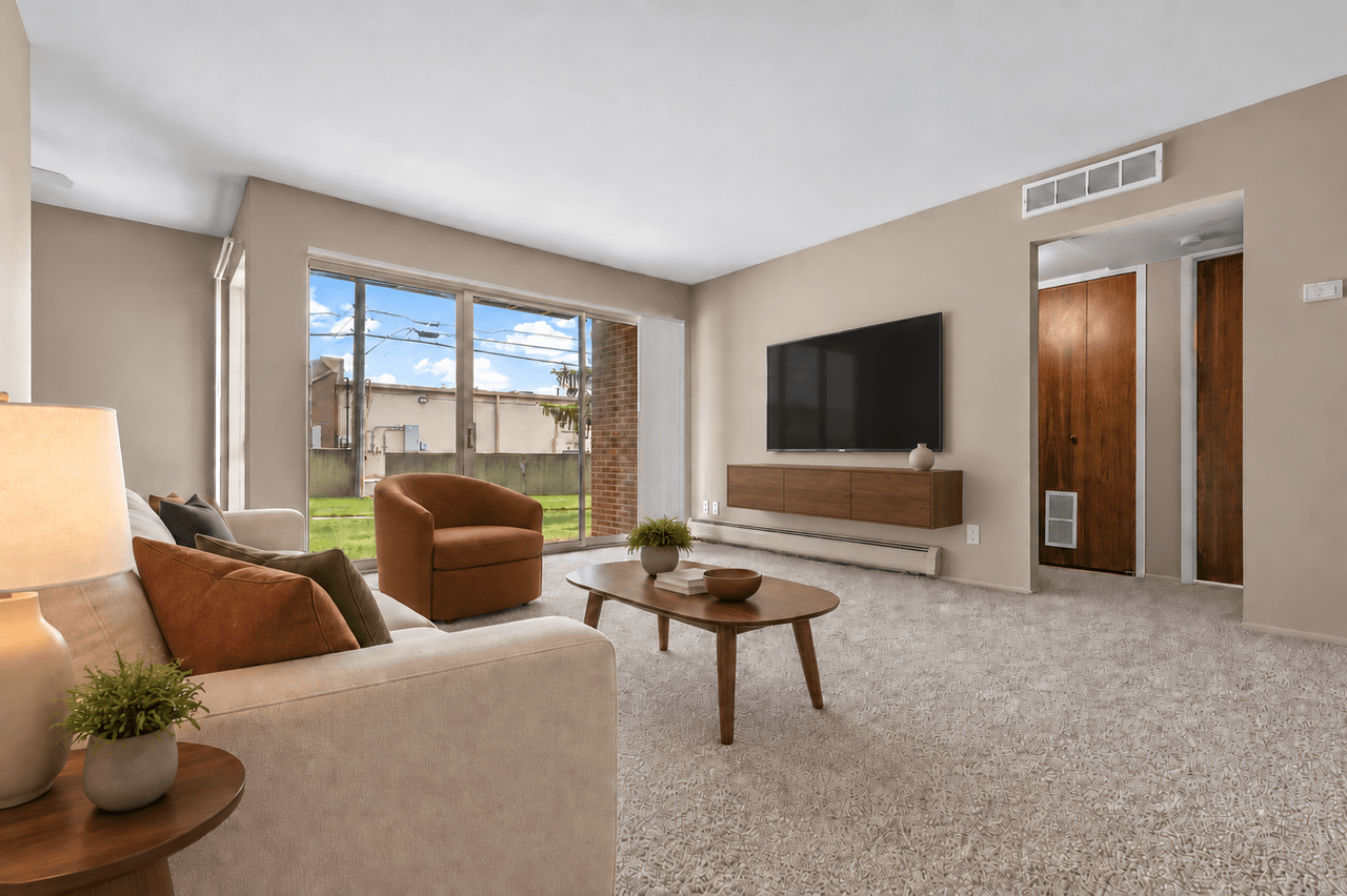 Macomb Manor - Roseville, MI - Photo 3 of 29
