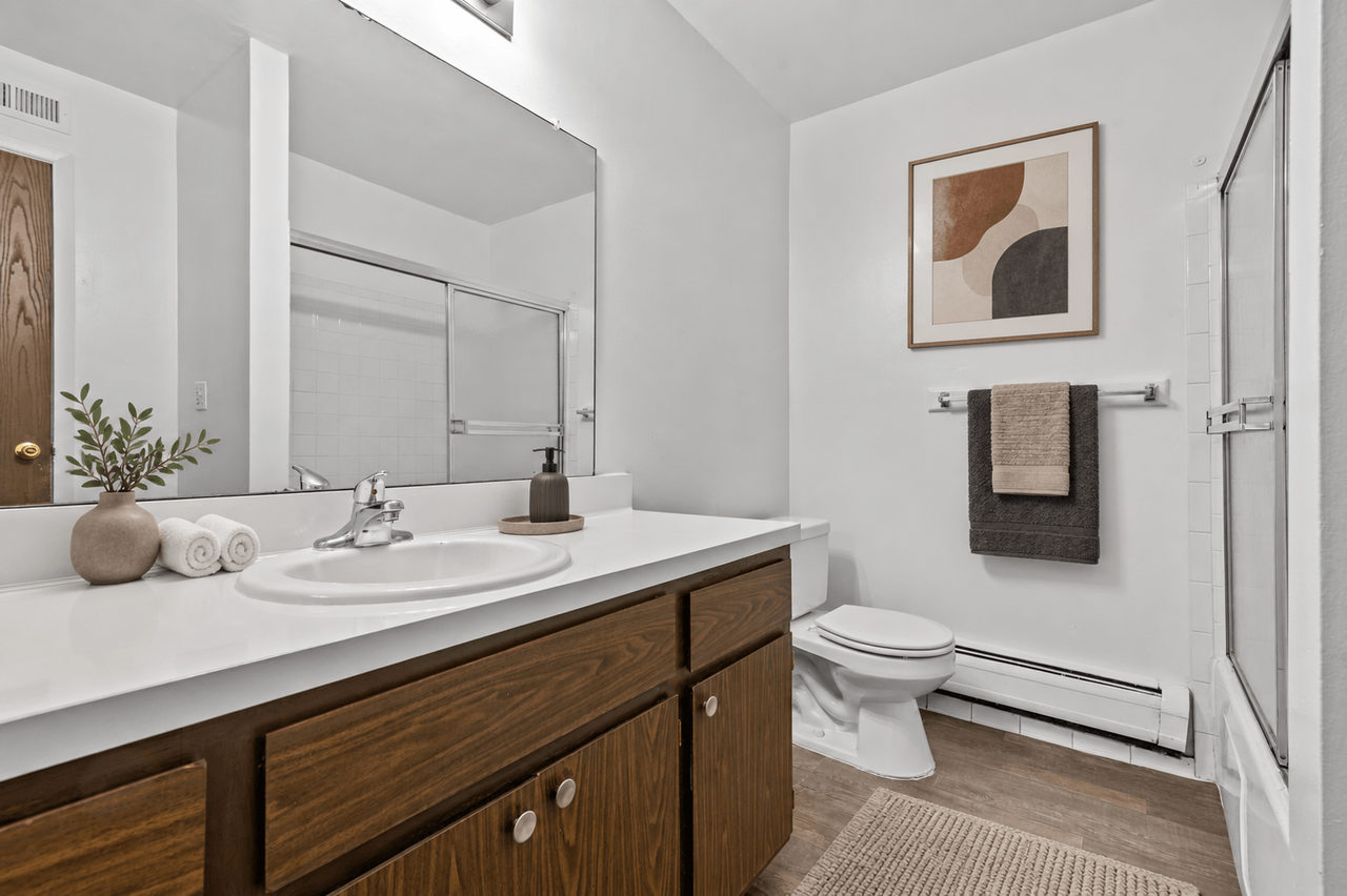 Macomb Manor - Roseville, MI - Photo 6 of 29