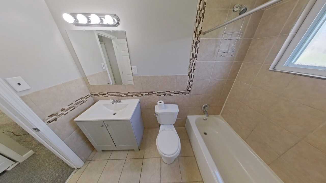28368 Waverly St - Photo 4 of 7