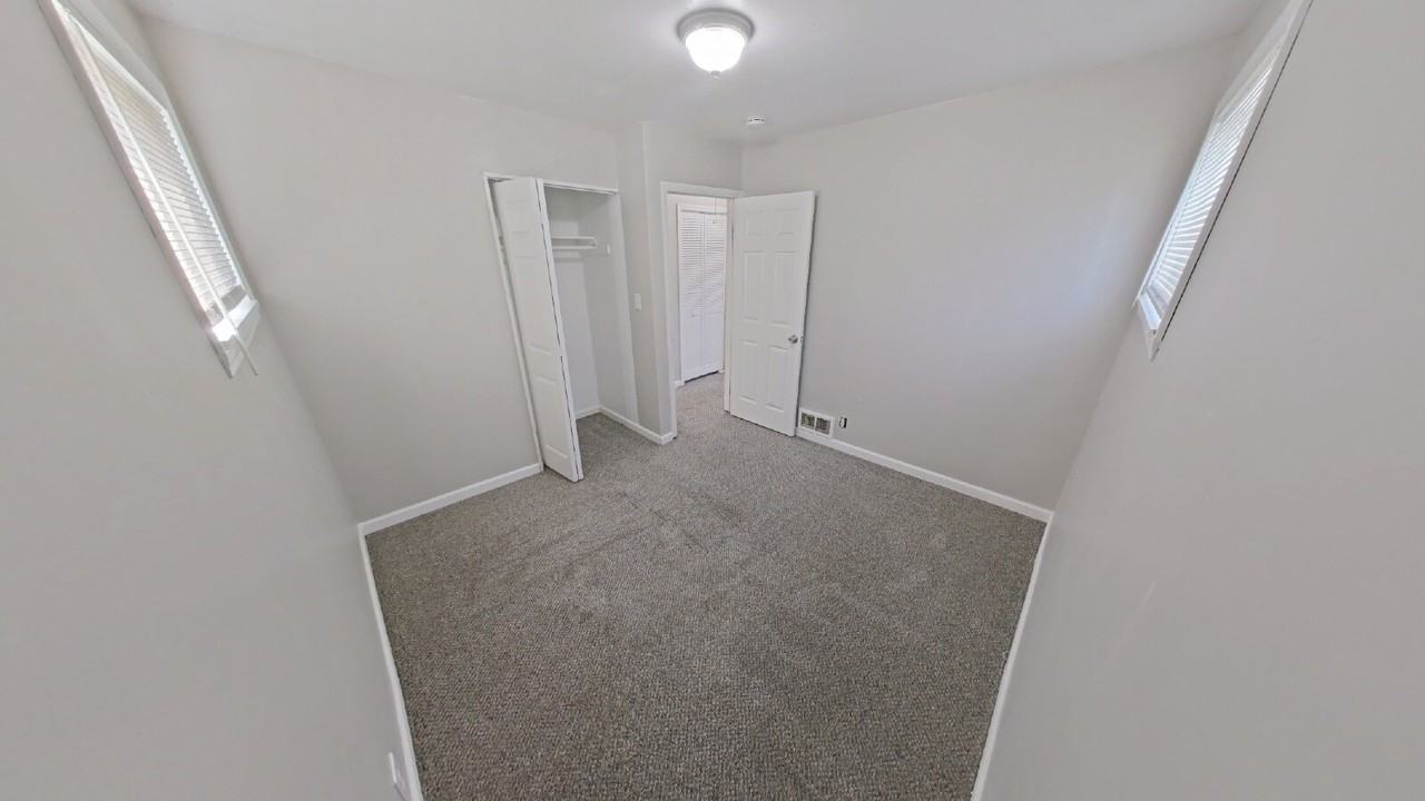 28368 Waverly St - Photo 5 of 7