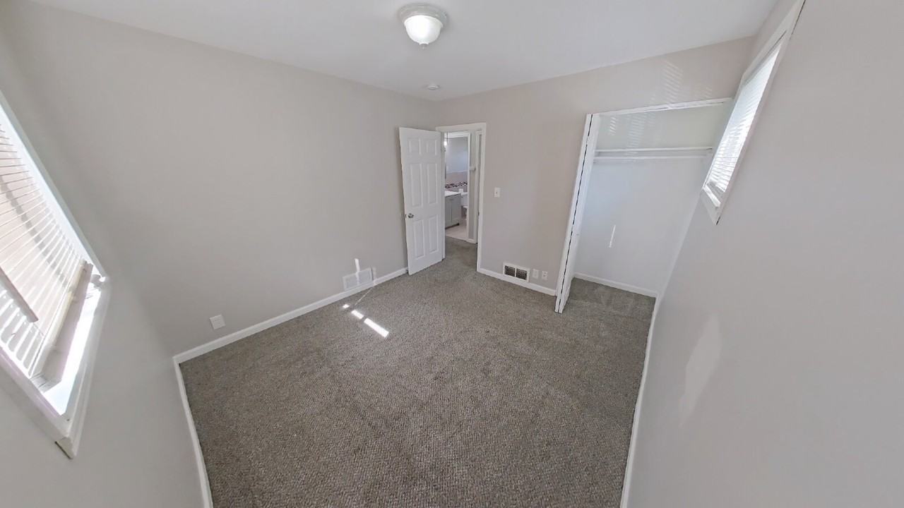 28368 Waverly St - Photo 6 of 7