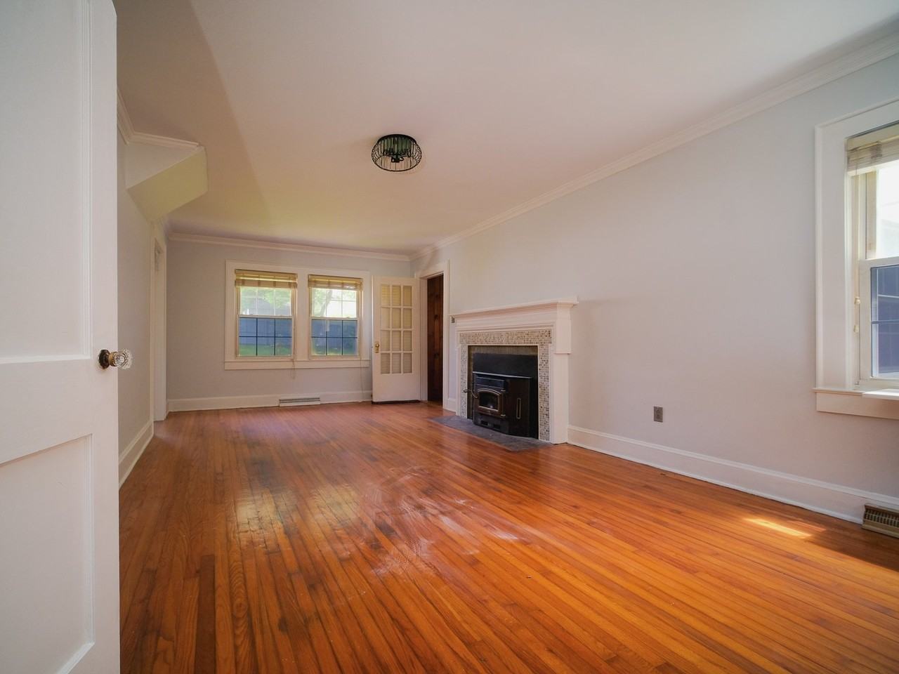 308 W Washington Ave - Photo 3 of 35