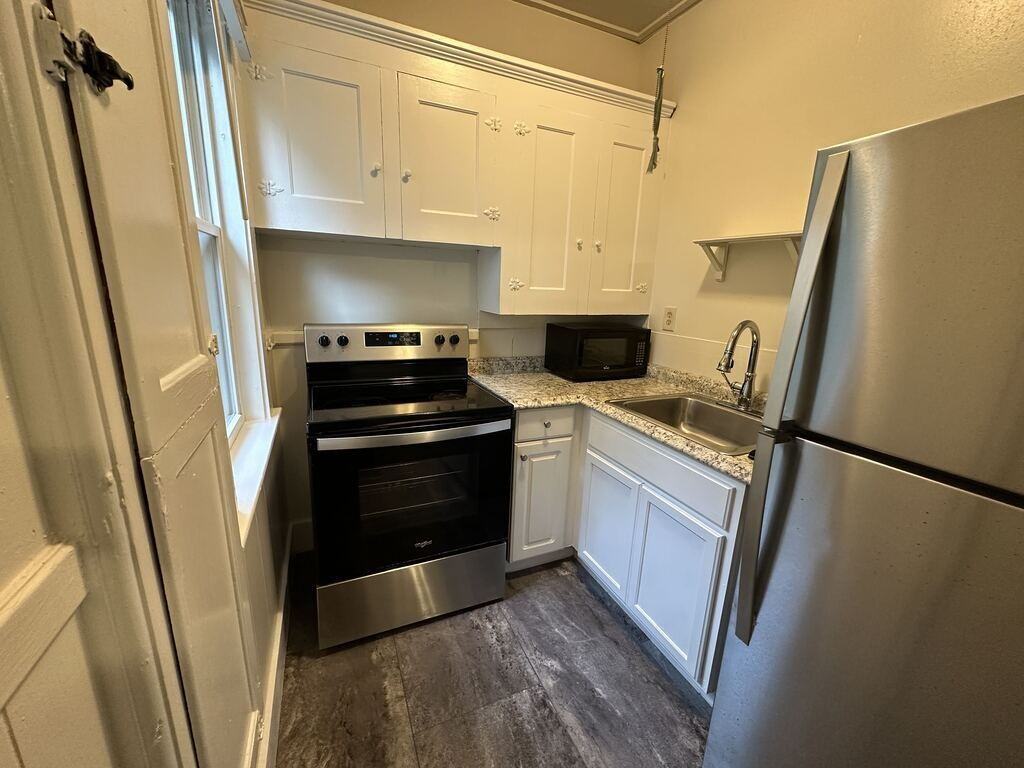 189 S Main St #4 - Photo 2 of 6
