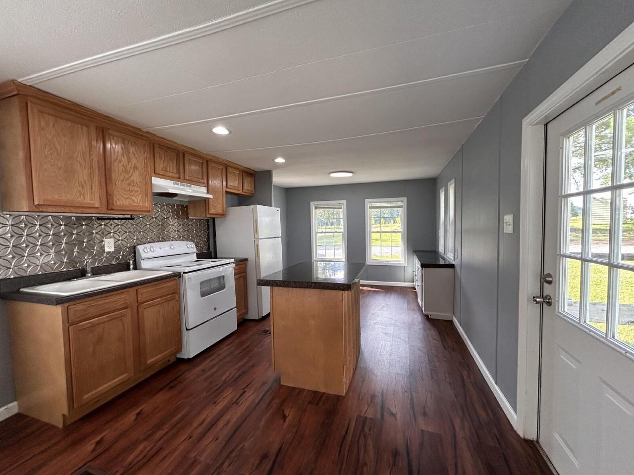 151 Cougar Ln - Photo 3 of 8