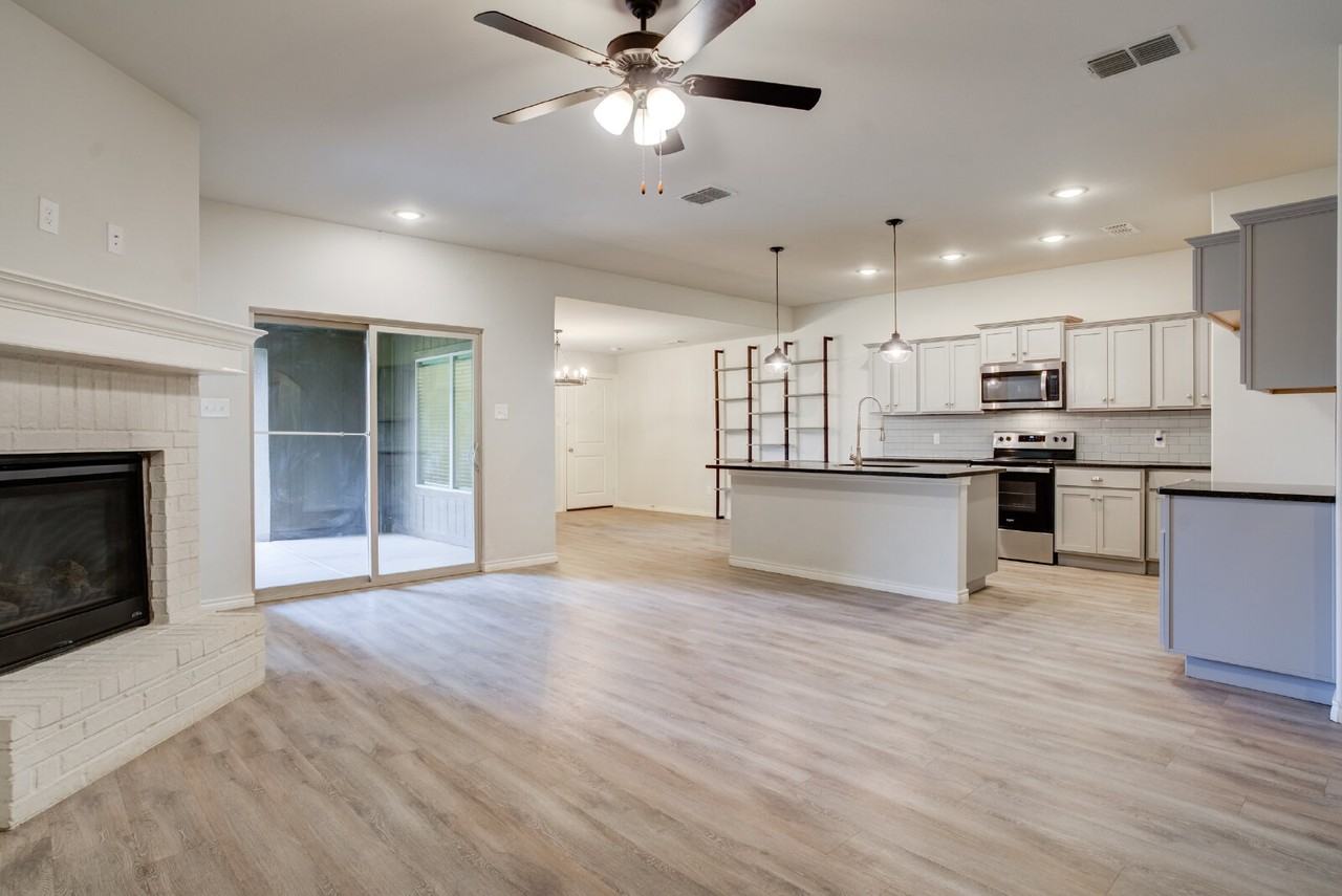 2531 137th St - Photo 3 of 20