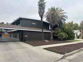 featured image of 423 W 21st St