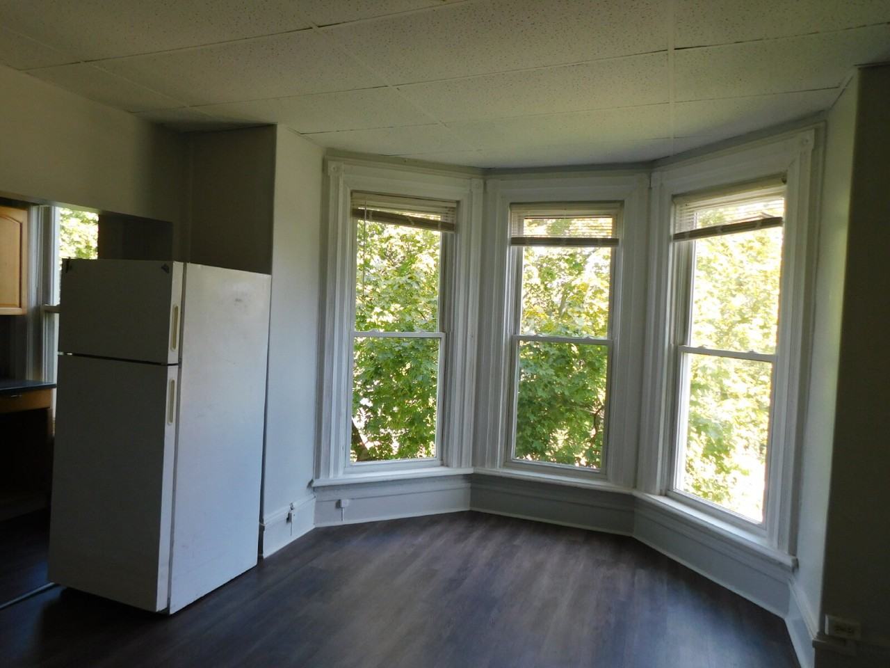 1805 Military St #8 - Photo 5 of 7