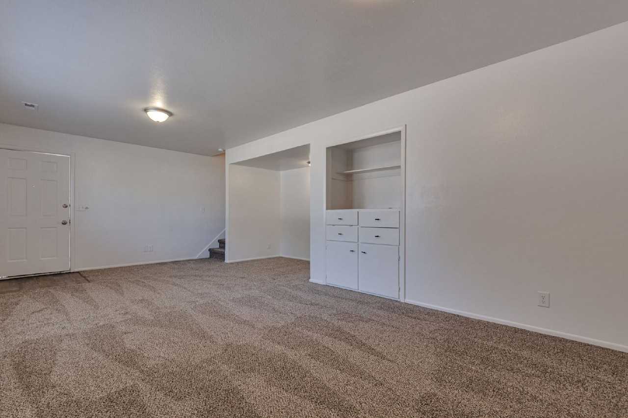 7718 S 415 E - Photo 3 of 16