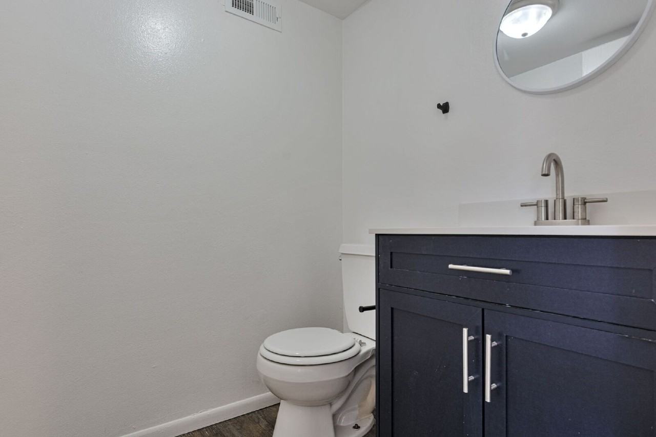 7718 S 415 E - Photo 4 of 16