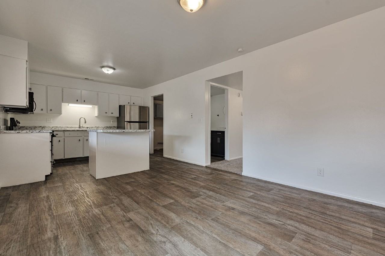 7718 S 415 E - Photo 6 of 16