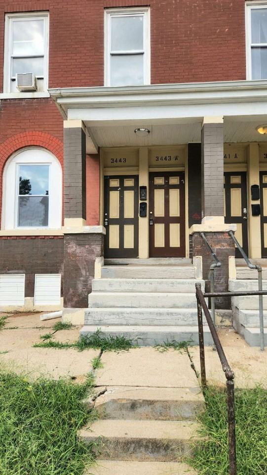 3443 Iowa Ave - Photo 2 of 19