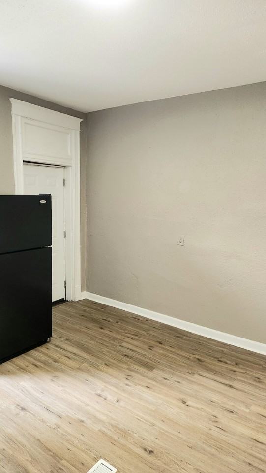 3443 Iowa Ave - Photo 6 of 19