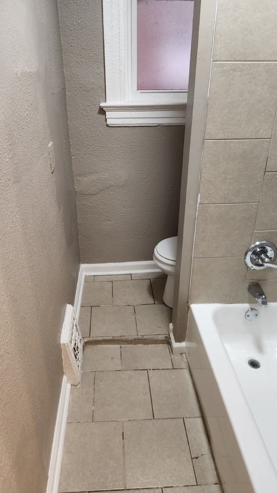 3443 Iowa Ave - Photo 7 of 19