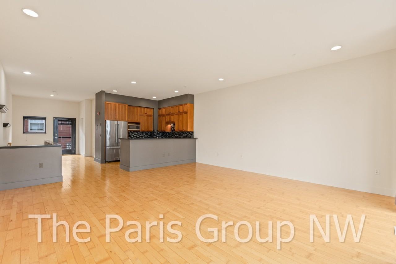 615 E Pike St #304 - Photo 4 of 47