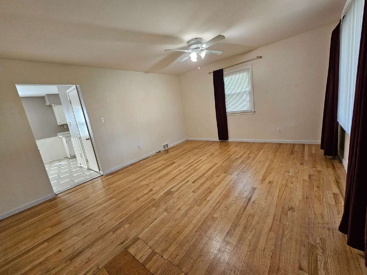 2125 W 14 Mile Rd - Photo 2 of 16