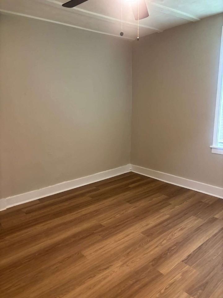 375 Joubert Ave - Photo 3 of 17