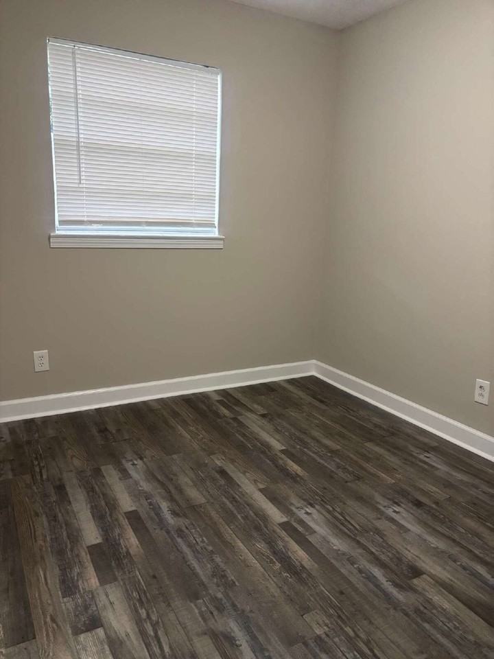 4566 Range Line Rd - Photo 6 of 13