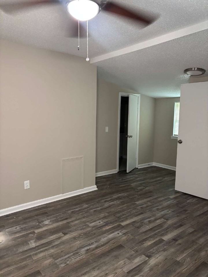 4483 Suncrest Dr - Photo 6 of 13