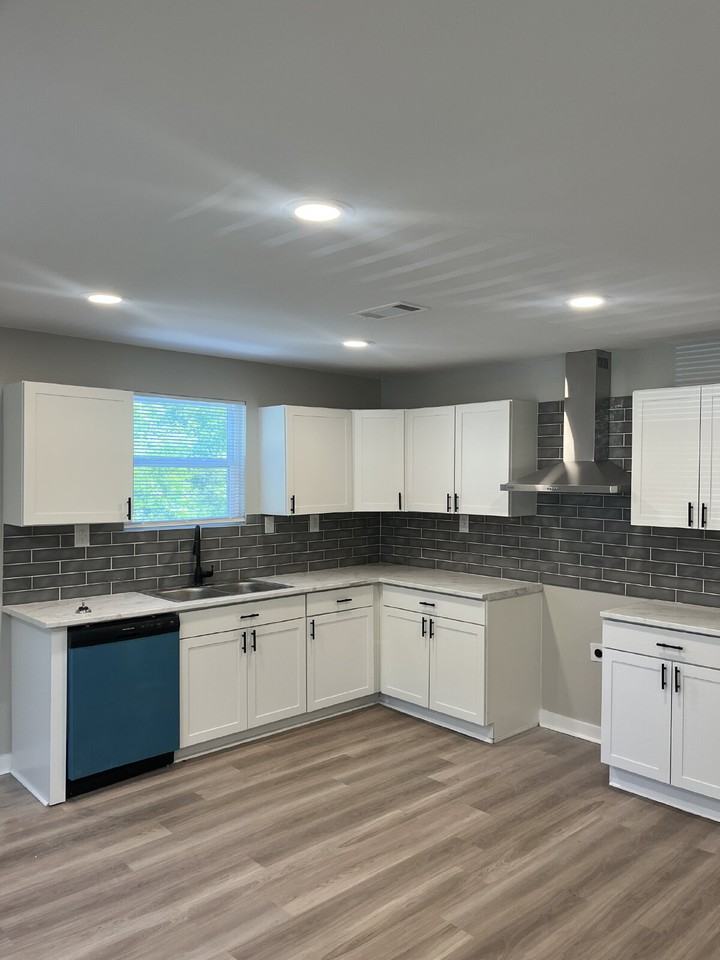 4439 Sunny View Dr - Photo 4 of 7
