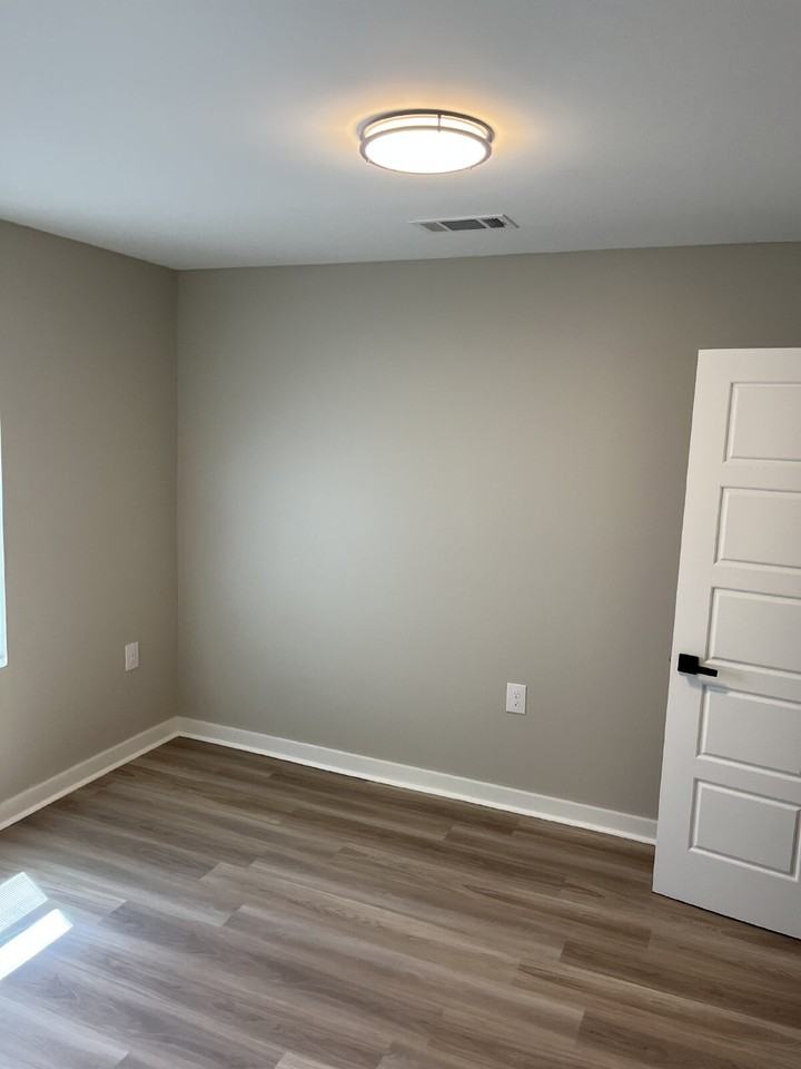4439 Sunny View Dr - Photo 5 of 7