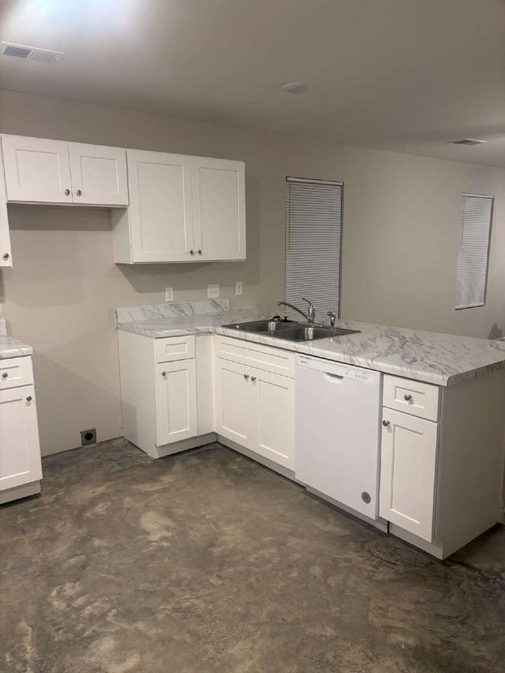 4483 Sunny View Dr - Photo 2 of 15
