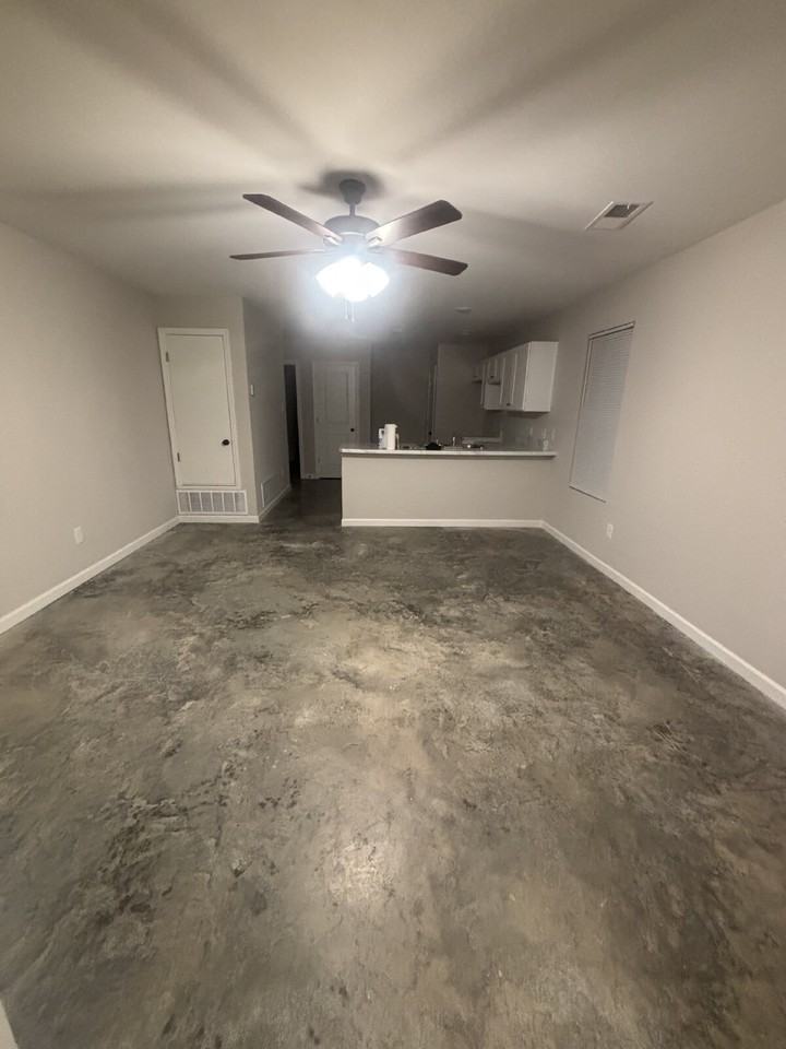4483 Sunny View Dr - Photo 3 of 15