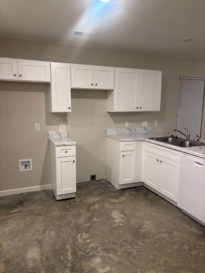 4483 Sunny View Dr - Photo 4 of 15