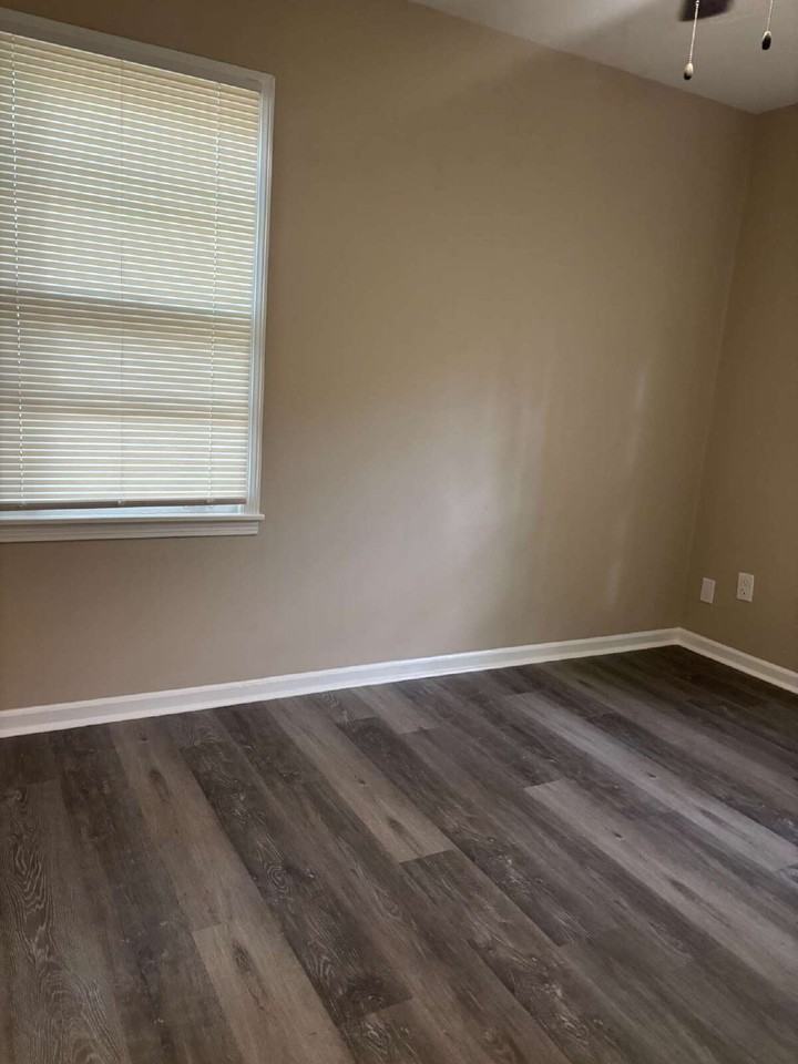 1396 Winfield Ave - Photo 6 of 10
