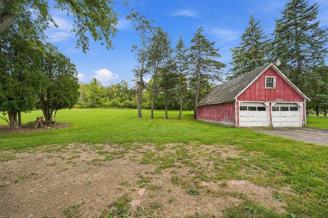 7583 Ellicott Rd - Photo 5 of 26