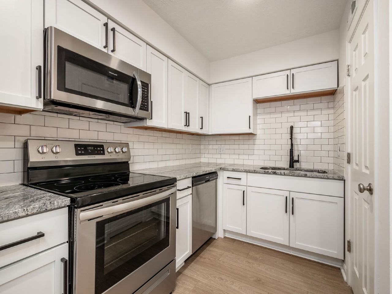 380 Forest St #I - Photo 5 of 11