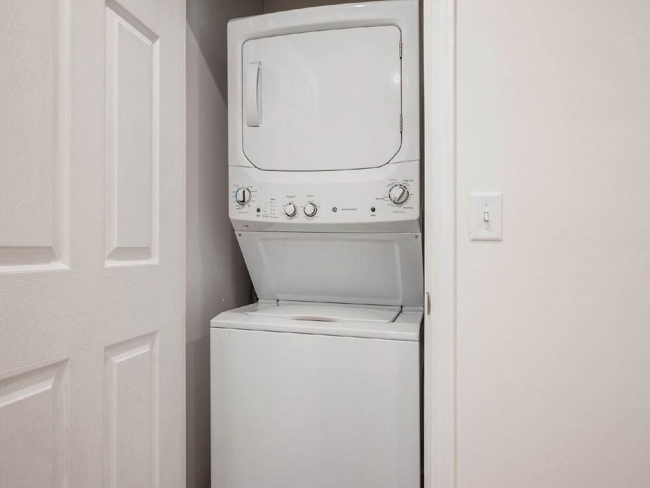 380 Forest St #I - Photo 6 of 11
