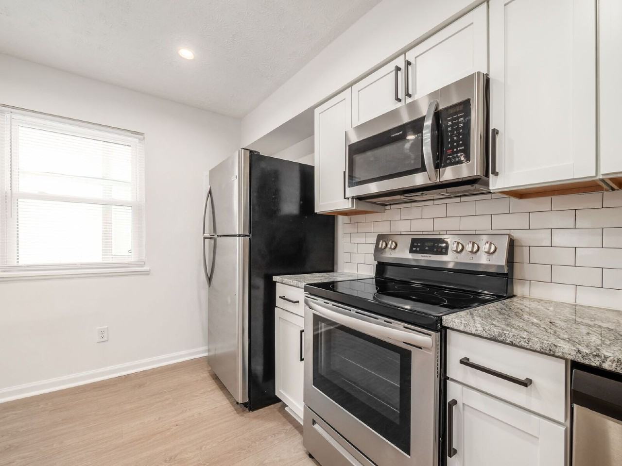380 Forest St #I - Photo 7 of 11