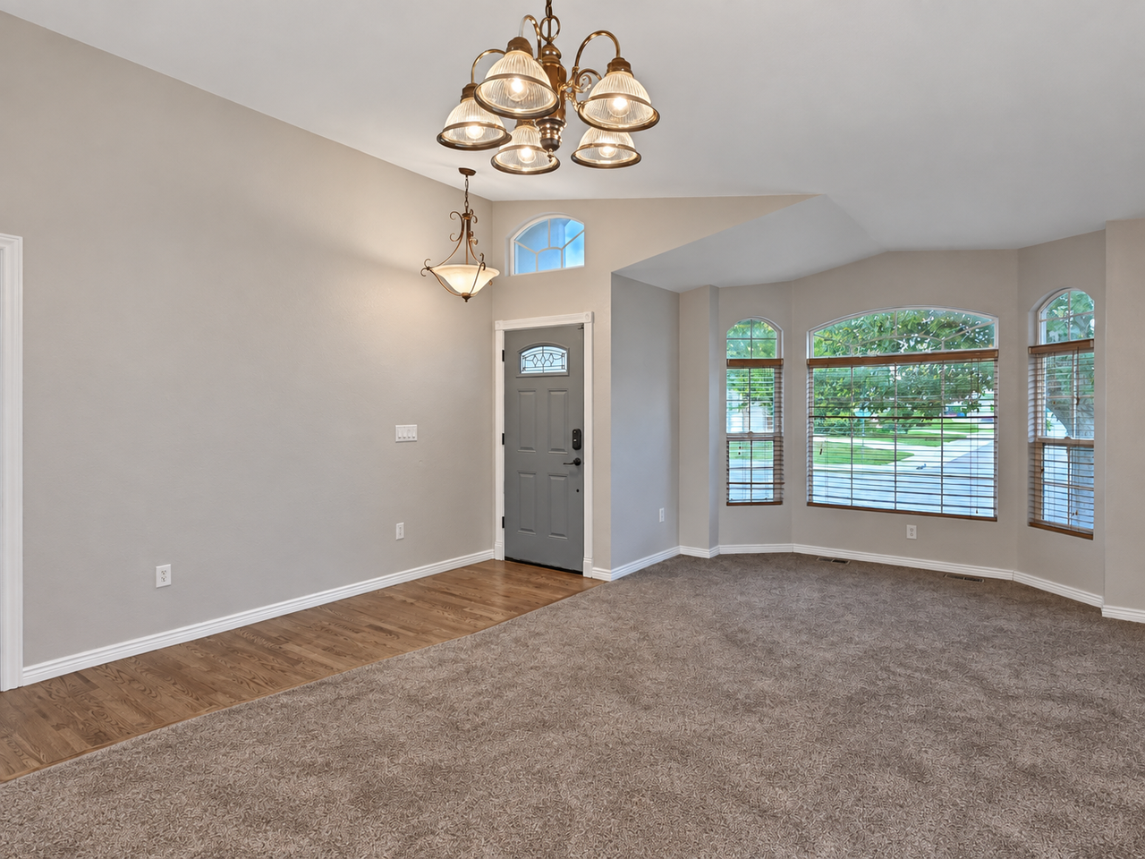6458 Trappers Trail Ave - Photo 4 of 30