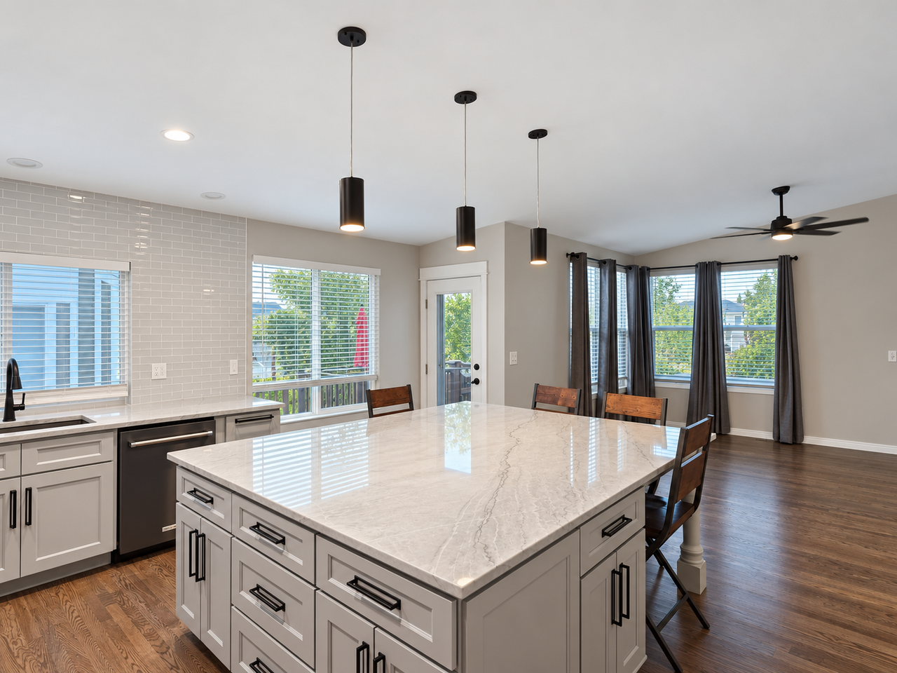 6458 Trappers Trail Ave - Photo 5 of 30