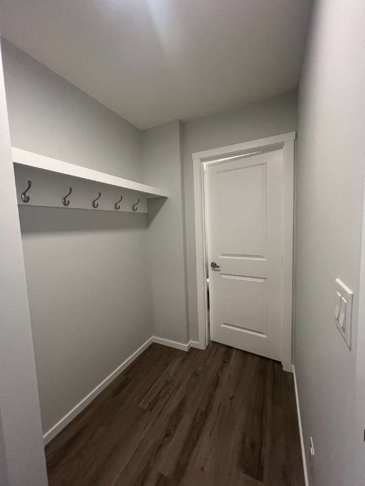 167 Yorkville Ave Sw - Photo 4 of 36
