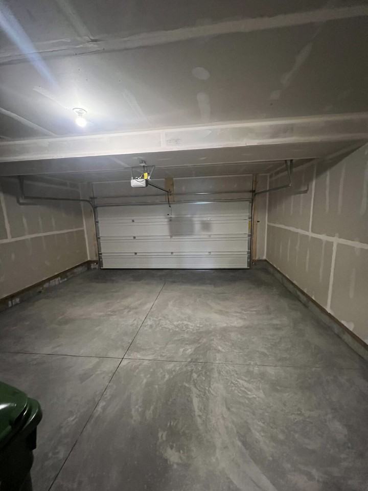 167 Yorkville Ave Sw - Photo 6 of 36