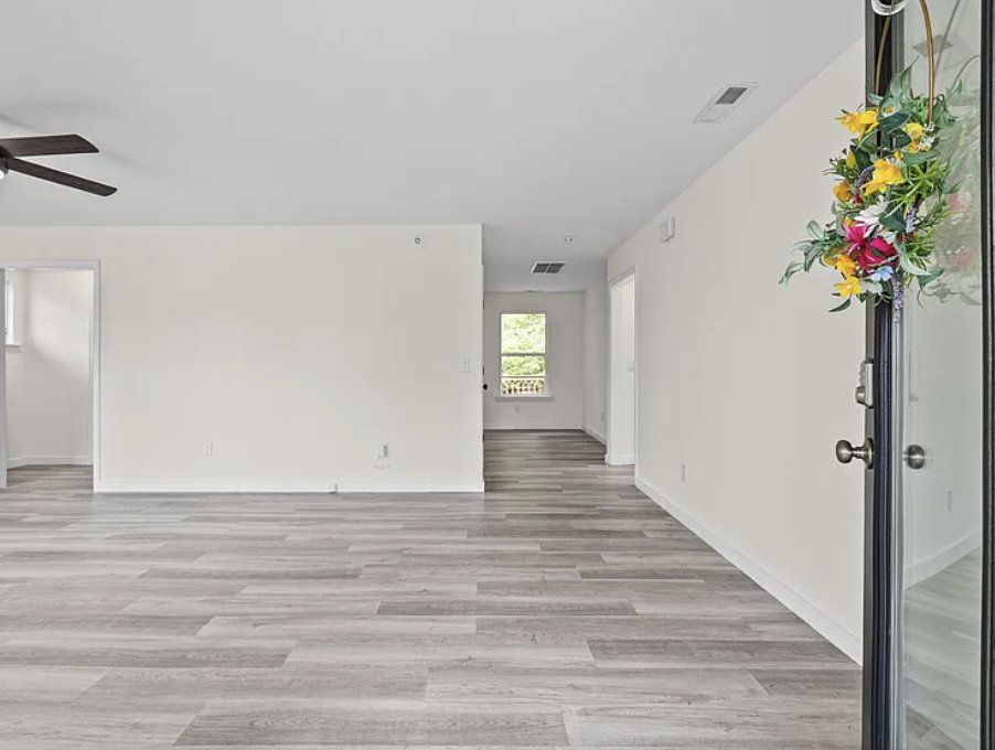 2216 Milan Ct - Photo 4 of 34