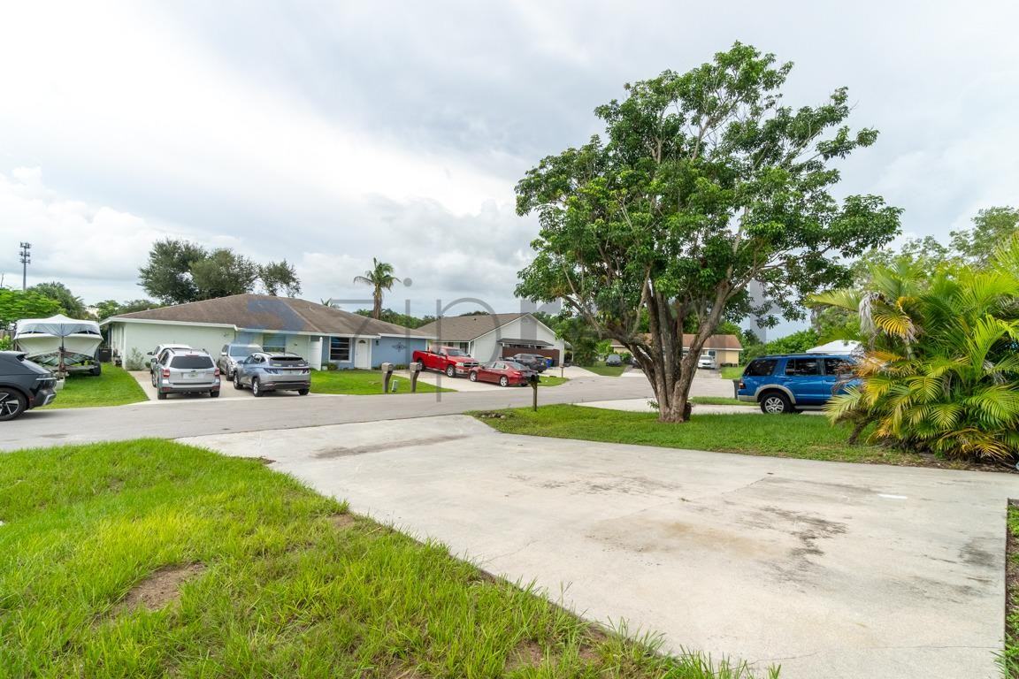 4489 Se Salvatori Rd - Photo 4 of 33