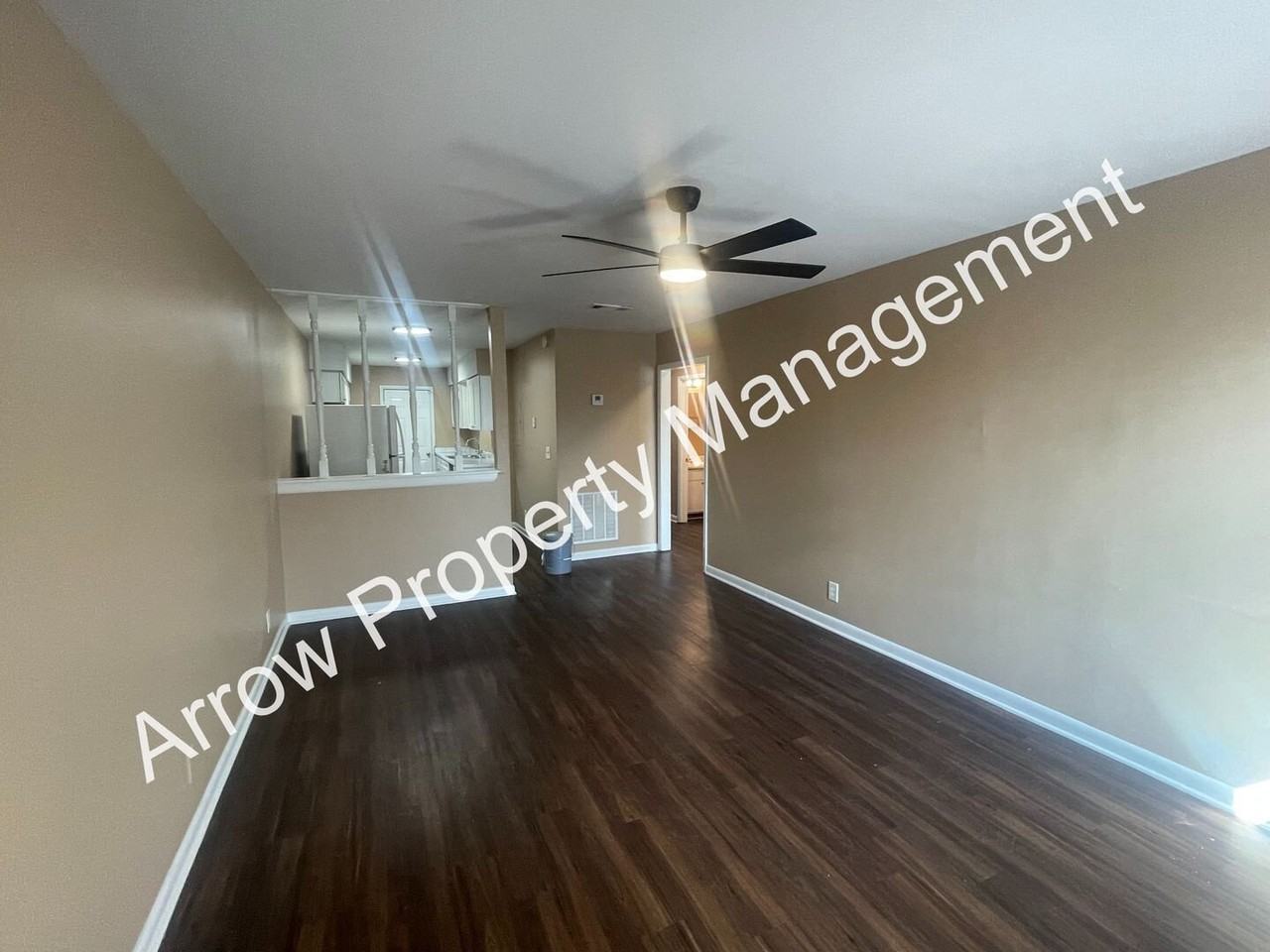 204 Tuckahoe Sq W - Photo 3 of 12