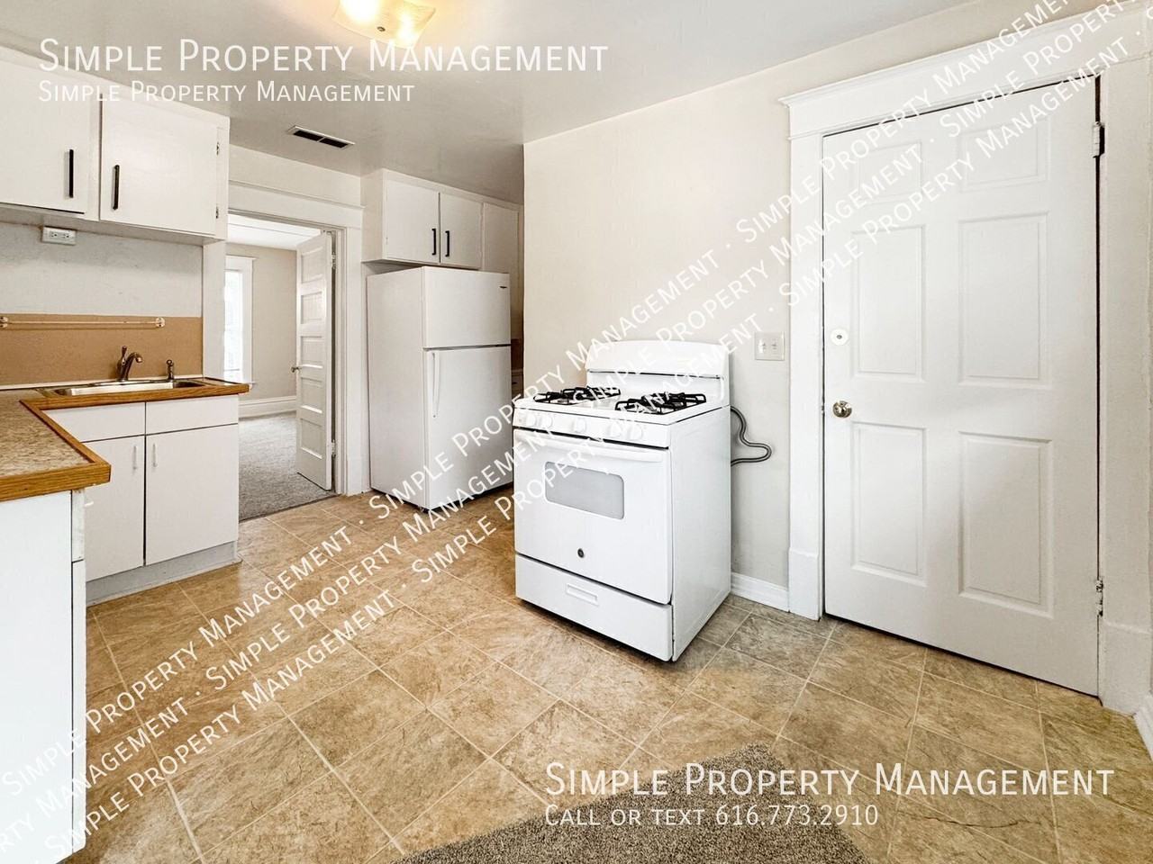1036 Lafayette Ave Ne #2 - Photo 6 of 14