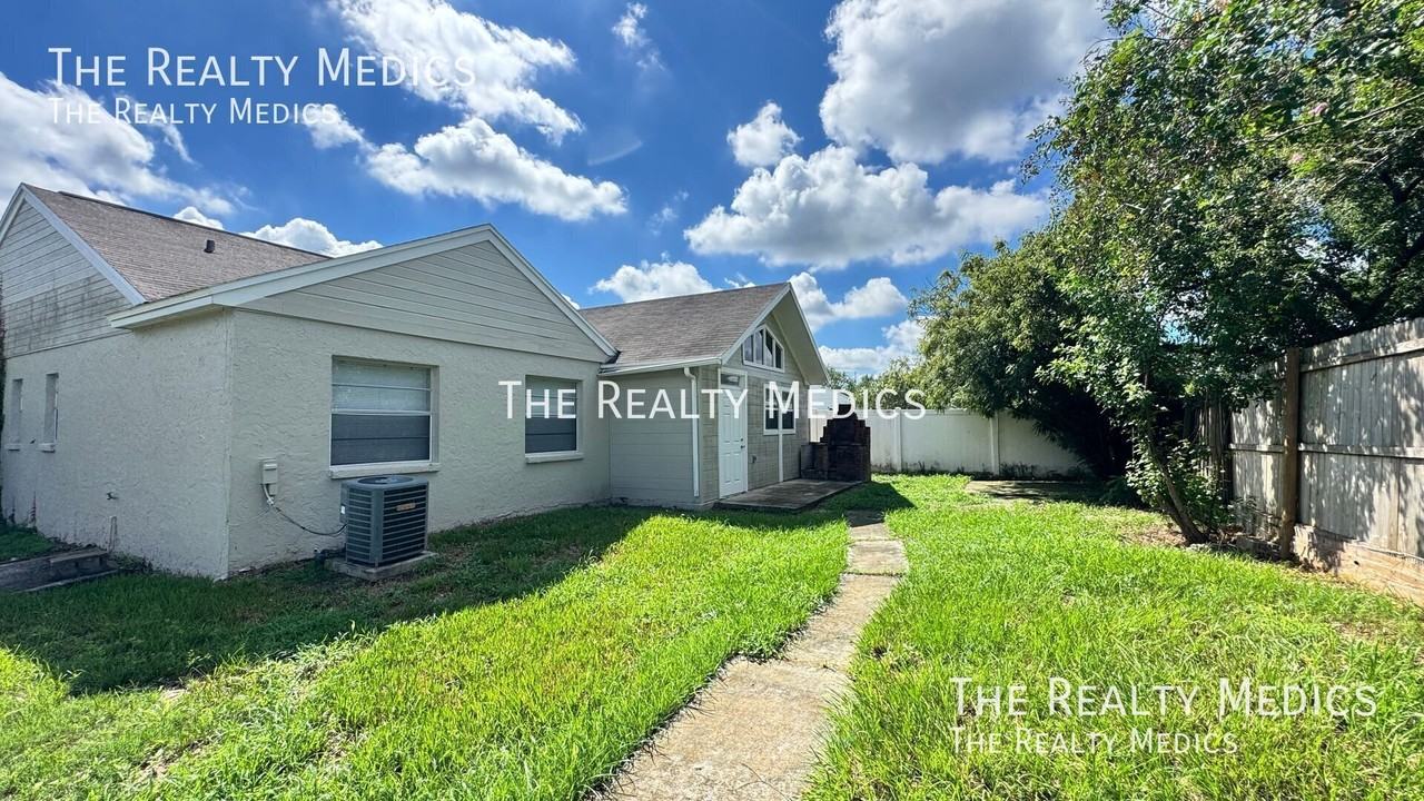 1663 Palm Leaf Dr - Photo 4 of 26