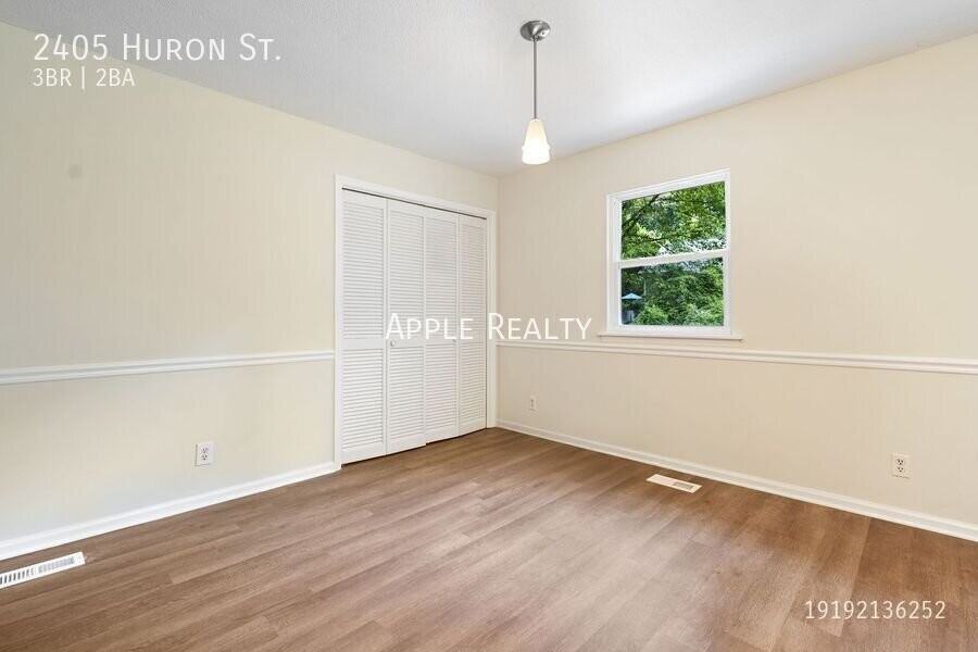 2405 Huron St - Photo 5 of 15